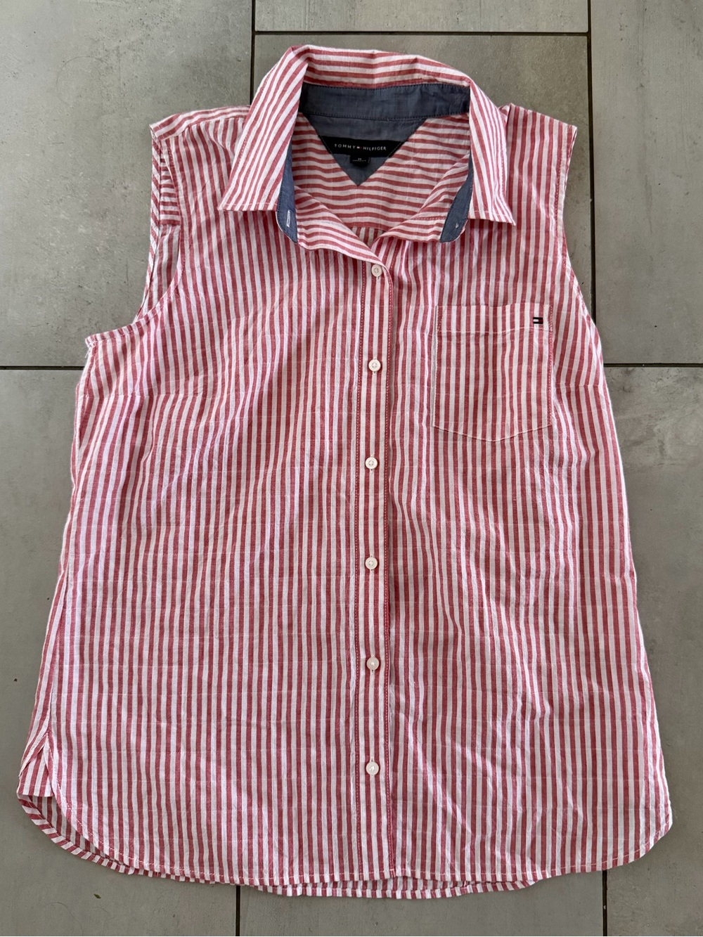 Tommy Hilfiger Women’s M Red Stripe Sleeveless Button Down Shirt